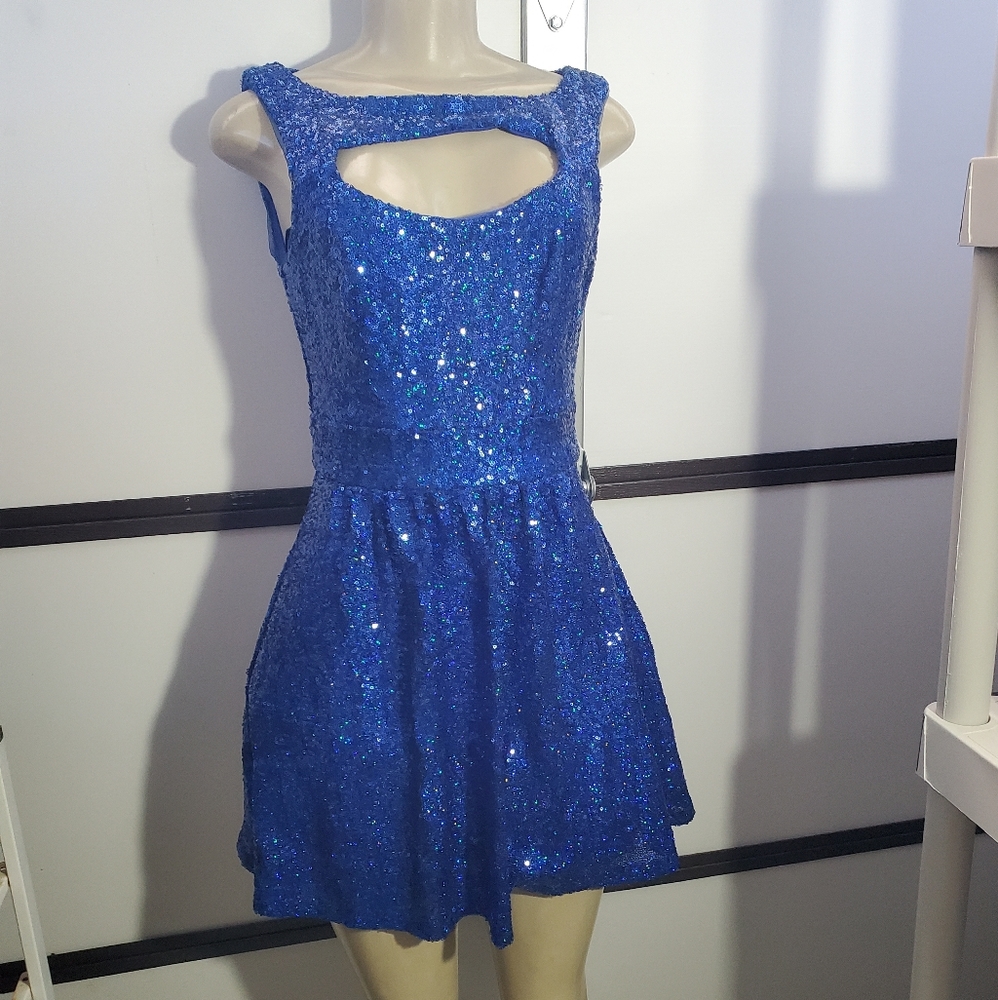 junior's dress size 5/6 sequins
